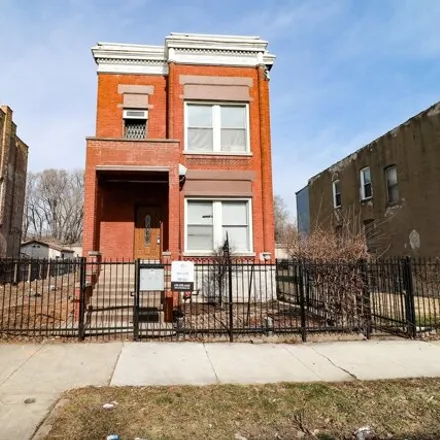Buy this 5 bed house on 2922 W Fillmore St in Chicago, Illinois