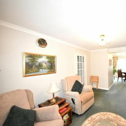 Image 2 - The Rise, Loudwater, HP13 7BB, United Kingdom - Duplex for sale