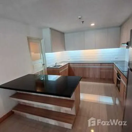 Rent this 4 bed apartment on Sweet & Green in Soi Ekkamai 12, Vadhana District