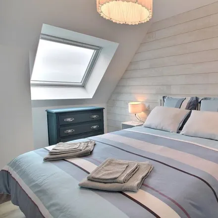Rent this 2 bed house on Cité Kermarrec in 22660 Trélévern, France