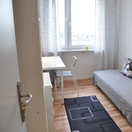 Rent this 6 bed room on Jabłeczna 16 in 50-539 Wrocław, Poland