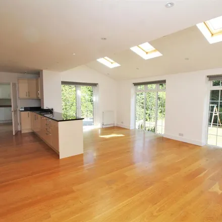 Image 7 - White Hart Wood, Sevenoaks, TN13 1RR, United Kingdom - Apartment for rent