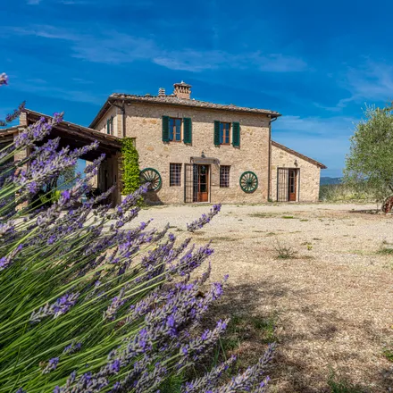 Rent this 3 bed house on Strada di Certano in 53100 Siena SI, Italy