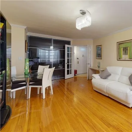 Image 4 - 200 Corbin Place, New York, NY 11235, USA - Condo for sale