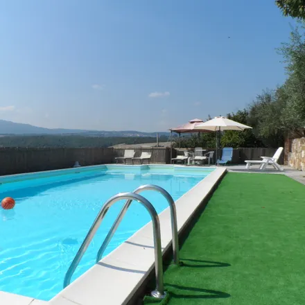 Rent this 5 bed house on Podere Gellino in Strada Cavine e Valli, 53042 Chianciano Terme SI
