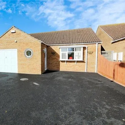 Buy this 2 bed house on Dorset Court in Chanctonbury Way, Sutton-on-Sea
