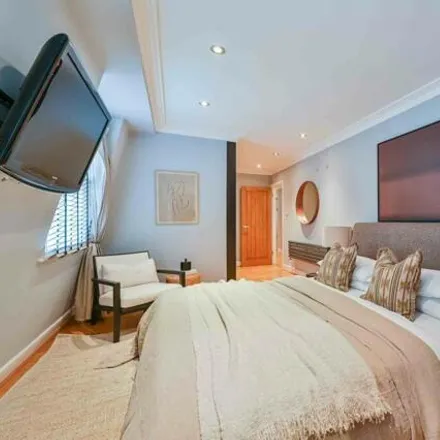 Image 7 - Bristol House, 80A Southampton Row, London, WC1B 4BA, United Kingdom - Apartment for sale