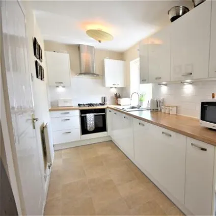 Image 3 - 14 Penarth Portway, Penarth, CF64 1TT, United Kingdom - Townhouse for sale