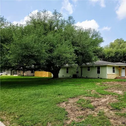Image 3 - 1208 Willow Street, Hearne, TX 77859, USA - House for sale