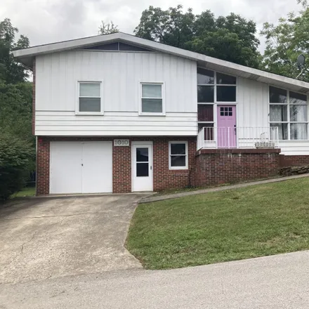 Buy this 3 bed house on 1010 Whitley Avenue in Corbin, KY 40701