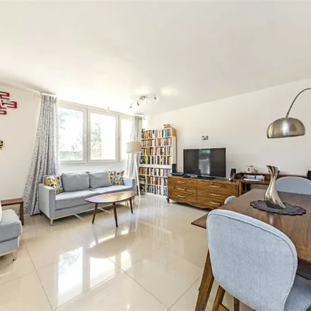 Rent this 2 bed apartment on 3 Kent Road in London, TW9 3JF