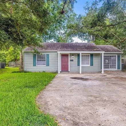 Rent this 2 bed house on 947 Dolby St in Lake Charles, Louisiana