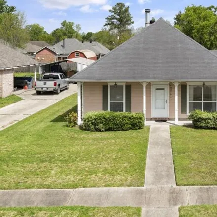 Buy this 3 bed house on 17299 Fountainbleau Drive in Prairieville, LA 70769