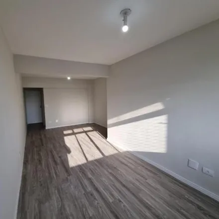 Rent this 3 bed apartment on Mega Polo Comercial e Industrial Ltda. in Rua Abaúna 380, Moinho Velho