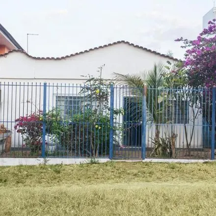 Buy this 3 bed house on Eixo Rodoviário in Brasília - Federal District, 70077-900