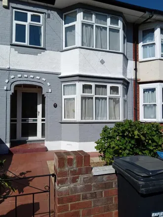 Rent this 4 bed house on Cavendish Road in Upper Edmonton, London
