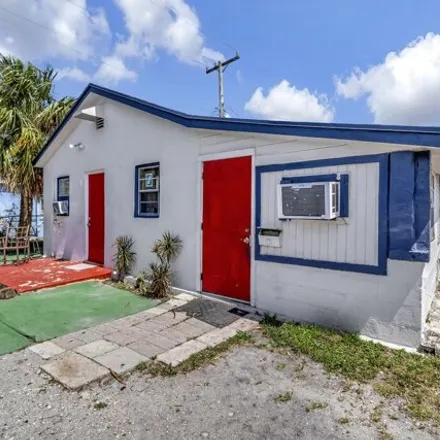 Image 8 - 160 West Blue Heron Boulevard, Riviera Beach, FL 33404, USA - House for sale