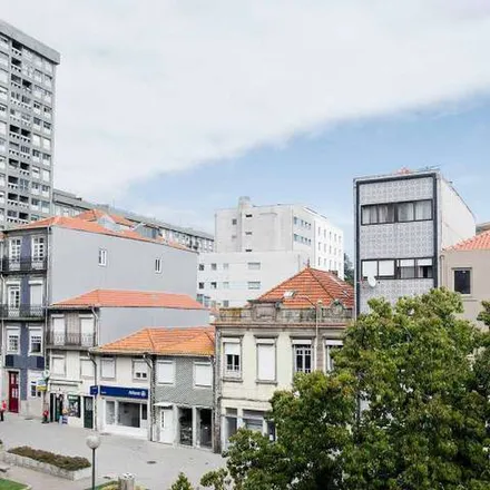 Image 2 - Rua de Gonçalo Cristóvão, 4000-265 Porto, Portugal - Apartment for rent