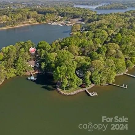 Image 1 - 239 Paradise Peninsula Drive, Mooresville, NC 28117, USA - House for sale