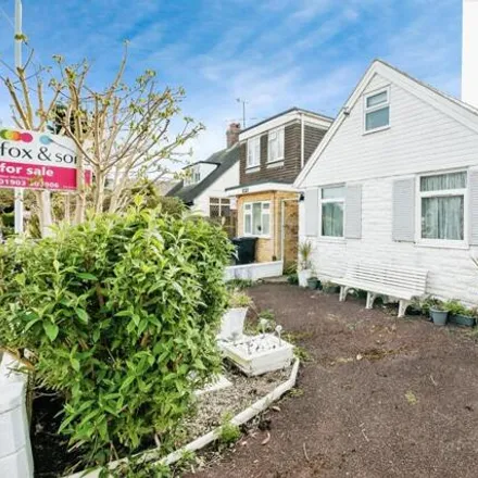 Buy this 2 bed house on Courtlands Close in Goring-by-Sea, BN12 4BT