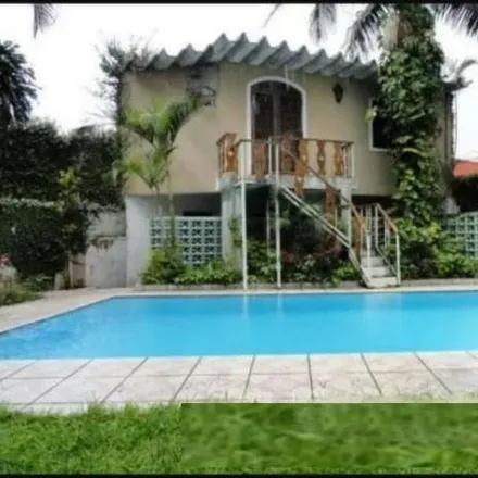 Buy this 6 bed house on Rua Doutor Solon Fernandes in Vila Galvão, Guarulhos - SP