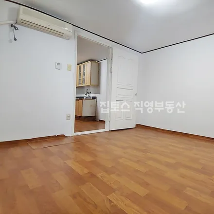 Rent this studio apartment on 서울특별시 강남구 논현동 133-1