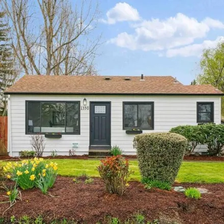 Buy this 2 bed house on 1350 Vista Avenue Southeast in Salem, OR 97302