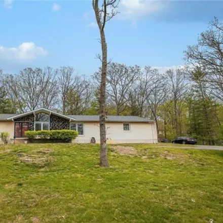 Buy this 4 bed house on 10152 County Road 3050 in Phelps County, MO 65401