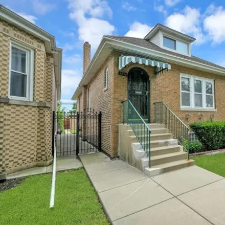Buy this 4 bed house on 3839 W 65th St in Chicago, Illinois