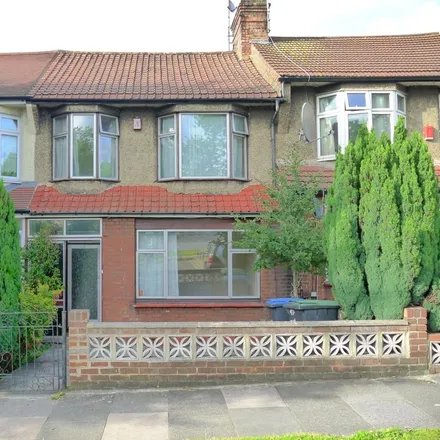 Image 1 - Tewkesbury Terrace, Bowes Park, London, N11 2JT, United Kingdom - Townhouse for rent