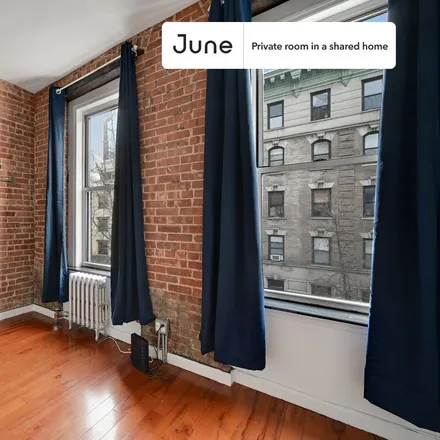 Image 2 - 351 West 46th Street - Room for rent