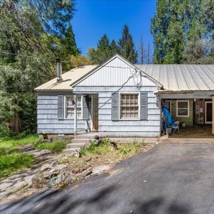 Buy this 3 bed house on 4496 Hart Avenue in Dunsmuir, Siskiyou County