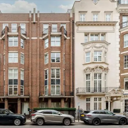 Image 4 - Rosebery Court, 15 Charles Street, London, W1J 5DE, United Kingdom - Apartment for sale