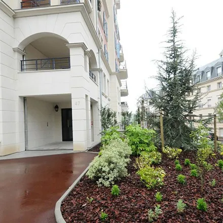 Rent this 2 bed apartment on 6 Rue de la Mairie in 92350 Le Plessis-Robinson, France