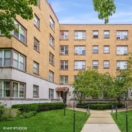 Buy this 1 bed condo on 2606-2610 West Balmoral Avenue in Chicago, IL 60625