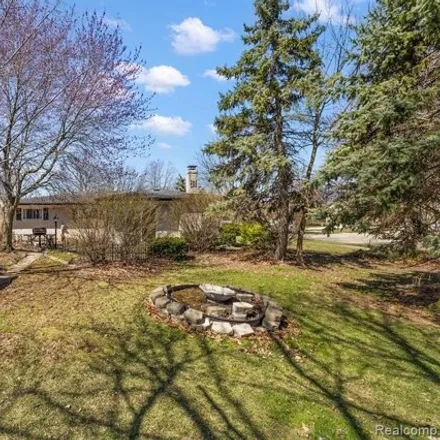 Image 6 - 13440 Montego Drive, Sterling Heights, MI 48312, USA - House for sale