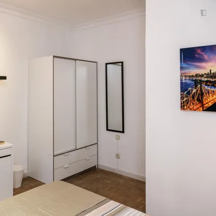 Image 3 - Dra. E. Latorre Oliver, Carrer d'Aribau, 213, 3º 1ª, 08001 Barcelona, Spain - Room for rent