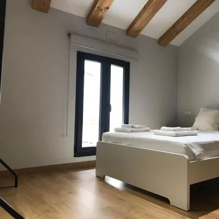 Rent this 2 bed apartment on ramos & epi in Calle de Zapico, 47001 Valladolid