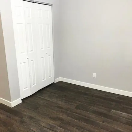 Image 3 - Scenic Heights S, Lethbridge, AB T1K 1Y7, Canada - Apartment for rent