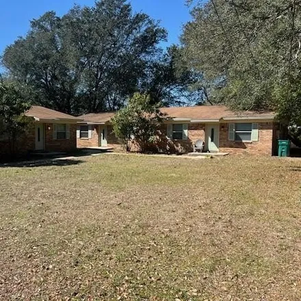 Rent this 2 bed apartment on 806 Fairview Drive in Okaloosa County, FL 32547