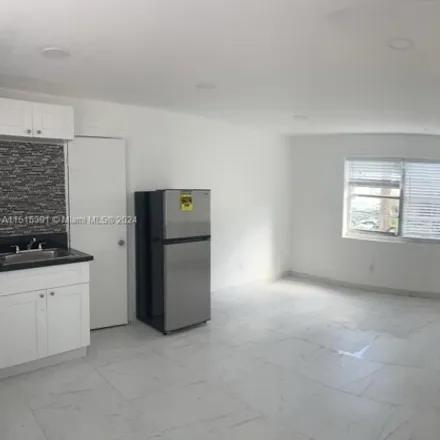 Image 3 - 6753 Indian Creek Drive, Atlantic Heights, Miami Beach, FL 33141, USA - Apartment for rent