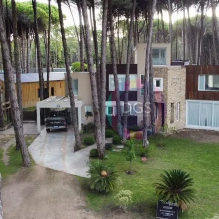 Buy this 4 bed house on Rey del Bosque in Partido de Pinamar, 7169 Cariló