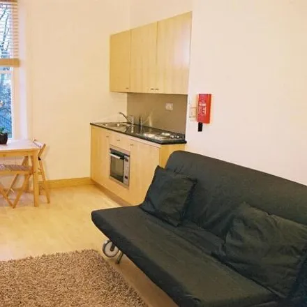 Rent this studio apartment on 96 Sutherland Avenue in London, W9 2QP