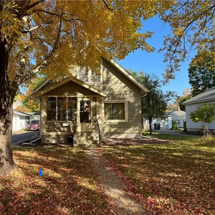 Buy this 3 bed house on 1422 Lyndale Avenue in Eau Claire, WI 54701