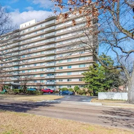 Buy this 2 bed condo on King in University Street, Memphis