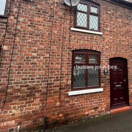 Image 2 - St Peter, Hall O'Shaw Street, Crewe, CW1 4AE, United Kingdom - Townhouse for rent