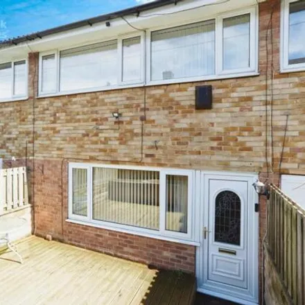 Buy this 3 bed townhouse on King Street in Bradford, BD2 2HP