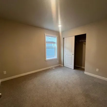 Image 1 - 27th Street Northwest, Puyallup, WA 98371, USA - Room for rent