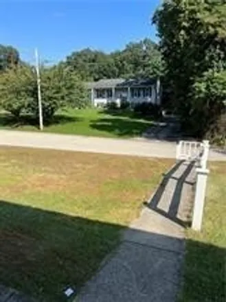 Image 4 - 98 Academy Drive, Cumberland, RI 02864, USA - House for sale