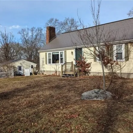 Buy this 5 bed house on 410 Stone Church Road in Tiverton, RI 02878